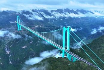 花江峡谷大桥+花江峡谷一日游|贵阳出发包车私家团+上门接送【[上门接送] 路线灵活：无论是优先打卡“云端天桥”的玻璃廊桥，还是深入峡谷寻觅古驿道遗迹，即可调整。】