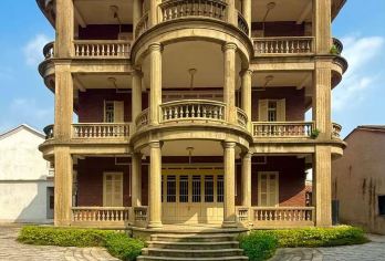 “侨韵古楼·灵山禅意”曾氏番仔楼＋灵通山漳州文化自然一日游【[2~8人小团/灵通山悬空寺登高赏景看山水/探访浓厚侨乡建筑特色]】