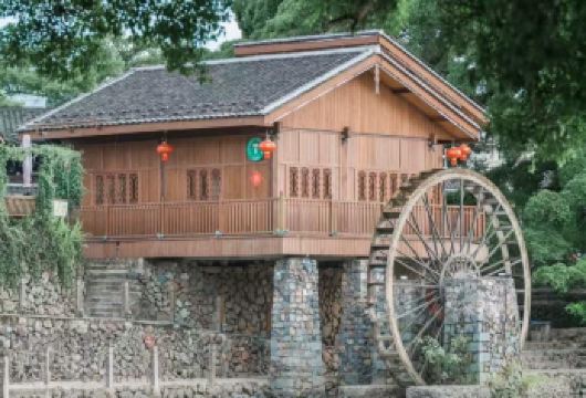 打卡【大鱼海棠】南靖云水谣+永定土楼王+何贵楼+怀远楼一日游【[小团升级]《携程特牌发团》，岛内酒店门口接/全天全团接送讲解8人内/商务和独立】