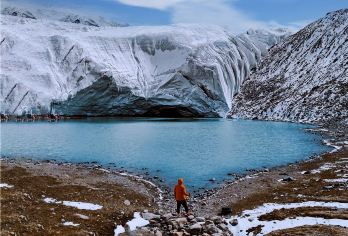 新疆喀什慕士塔格冰川公园+白沙湖一日游，6人内私家团，包车【[2-6人独立出行]100%成团保障，不与陌生人拼团， 亲友出行的优选，专车服务，行程游玩灵活、自由】