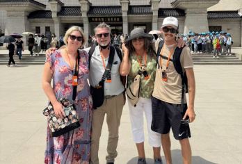 中/英文导游私享团-西安兵马俑+城墙+回民街一日游【[私享团]中文/英文导游独立成团，包含兵马俑+城墙+回民街，自由度高，高品质体验。】