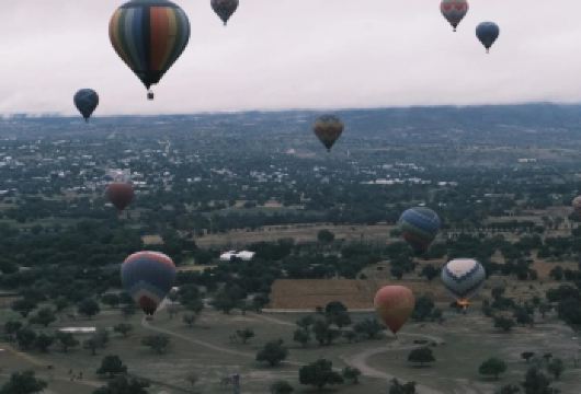 墨西哥城-大神庙-太阳金字塔-宪法广场-国家宫-包车私享行【精选热门景点，高效游玩不走回头路，深度了解文化内涵，贴心服务保障，轻松享受旅程，性价比超高的旅行。】