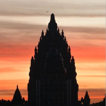 日惹普兰巴南神庙日落之旅＆罗摩衍那舞蹈表演