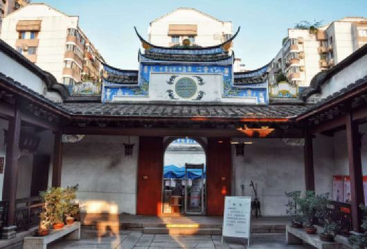 福州三坊七巷＋上下杭＋青年会＋爱情岛＋烟台山一日游【三坊七巷位于福州市鼓楼区南后街，是福州历史文化名城的重要组成部分，具有深厚的历史文化底蕴。】