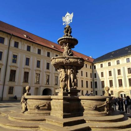 捷克布拉格-旧皇宫-黄金巷-火药塔-全境包车-私享行