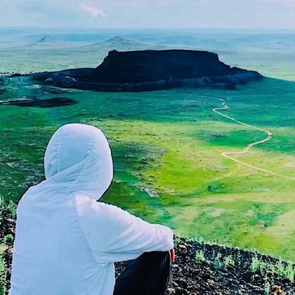 内蒙古呼和浩特+辉腾锡勒草原+乌兰哈达火山地质公园一日游
