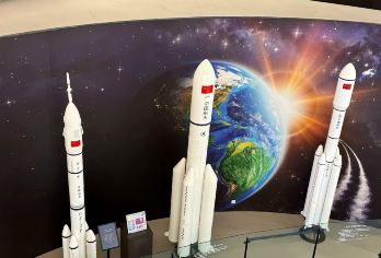 冰雪大世界+工业大学航天馆【私家团*不限时畅玩大世界】【2-6人mini团-尽享轻奢体验，用对待朋友的方式带你玩遍冰雪之都】