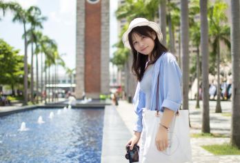 【香港一日游-品质纯玩】太平山顶+星光大道+金紫荆+维港夜景【[20年深耕港澳]我们更懂如何畅玩港澳，不需要去查找纷繁复杂的攻略，跟着新国旅去香港玩遍地道精华地方】