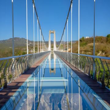 吉林沉浸式一日游：千米悬空玻璃栈道+满族古镇旅拍+舌尖狂欢