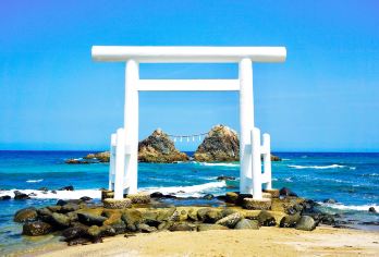 九州糸岛：福冈丝岛+浪漫椰树秋千+樱井二见浦夫妇岩一日游 【探白丝瀑布森林秘境：24米银练倾泻而下，水雾中拍出梦幻大片。】