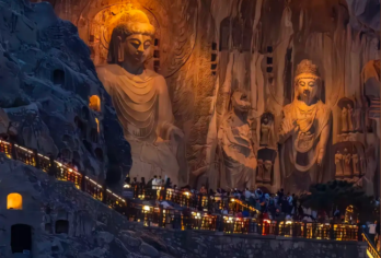 龙门石窟深度讲解【2小时深度讲解+门票+蓝牙耳麦】【2小时大咖精讲+耳麦[多种选择]常规拼团、独立包团 10人 VIP 明星拼团，根据需求灵活选择】