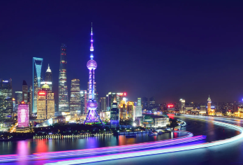 黄浦江夜游city wallk+【中文导游/英文导游】【夜晚的外滩和黄浦江畔是上海夜游的必到之处，可以乘船欣赏到灯火辉煌的夜景。】