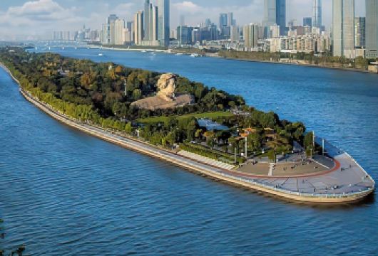 【含门票景区内往返交通】橘子洲大咖1.5H趣味人工精讲【[大咖讲师]文史大咖深度讲解橘子洲，全程精华讲解，拒绝走马观花】