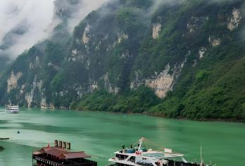 【车去船回】宜昌三峡+两坝一峡游船+过船闸+三峡大坝一日游【[产品特色]车去船回，随您选择，长江三峡游轮畅游西陵峡风光，船过葛洲坝船闸，体验水涨船高或水落船低！】