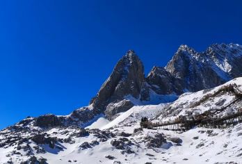 丽江玉龙雪山蓝月谷+小索道+云杉坪一日游【7-15人团，此行程乘坐小索道前往云杉坪】