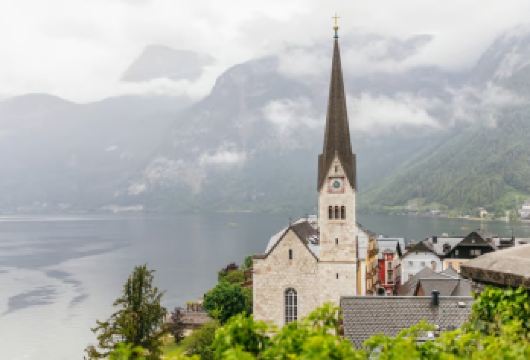奥地利萨尔茨堡出发 哈尔施塔特半日游(萨尔茨卡默古特)【沿途欣赏萨尔茨卡默古特湖区湖光山色,了解当地习俗。】
