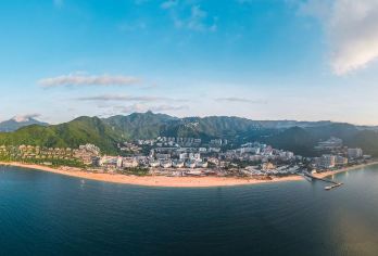 深圳大梅沙海滨公园+中英街+金色海岸游艇+世界之窗一日游【[上门接送，精致小团]】