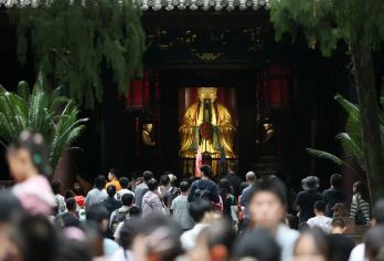 中国四川成都武侯祠半日游【专业+专业+专业】【三国是一段值得我们深入了解的历史，如果你喜欢三国文化，来找我们吧，记住我们的优点：专业+专业+专业。】