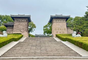 【金牌说】 扬州汉广陵王墓讲解 2.5H 金牌导游 8人小团【[金牌导游讲师团]他们博古通今，幽默睿智，善于挖掘文物背后的故事，用有趣的方式还原历史真相】