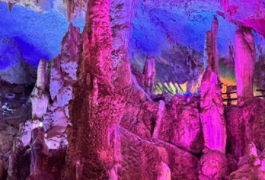 【彝族特色餐】九乡一日游【游览荫翠峡、惊魂峡、雄狮大厅、仙人洞、雌雄瀑、神田、彝家寨、地下倒石林、九乡旅游索道。】