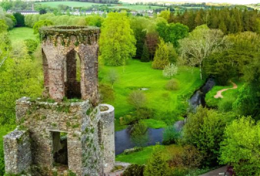 爱尔兰布拉尼城堡+卡瑟尔岩+科克郡一日游(爱尔兰南部精华）【布拉尼城堡距今已有500多年历史，爱尔兰著名城堡。中世纪建筑典范。巧言石。凯尔特艺术收藏品。】