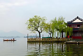 杭州纯玩小团：雷峰塔+西湖游船+灵隐寺飞来峰+花港观鱼一日游【全程纯玩0购物，资深导游讲解，行程轻松。】