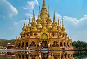 基诺山十勐泐大佛寺十曼听公园一日游（1单1团包车游+含门票）【本地专属小团服务：1单1团私家出行，本地资深司机+行程管家全程陪同，熟悉景区与路况，节奏灵活不拥挤】