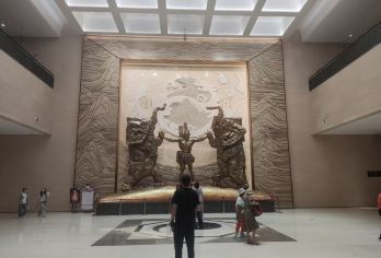 河南博物院半日游【精品游】【深层次2H】【私家团】【含门票】【[私家团]一单一团，享受私家小团，一对一服务听得懂看得清】