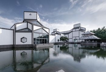 苏州博物馆+拙政园【猩咖说|含门票私家团|大咖3H深度趣讲】【[一单一团]包团独立成团服务一对一，告别嘈杂散拼大团，品质有保障】