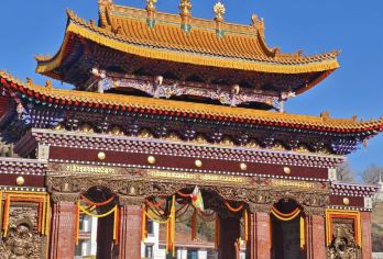 塔尔寺+拉脊山+日月山+青海湖一日游【纯玩·无购物】【[成团保障]封顶8人小团市区规定范围内上门接送，大巴团分站式集合灵活舒适性价比高，多套餐任你选择】