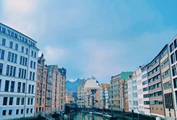 德国汉堡市区-少女堤-圣米迦勒教堂等网红景点打卡-包车-精选【专属客服和本地中文司机，一家一团包车】