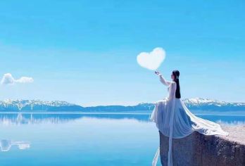 赛里木湖+果子沟大桥+霍尔果斯一日游（可选散拼大团或私家团）【产品中私家团为1单1团，含赛里木湖自驾门票，】