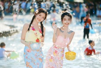 西双版纳傣族园+曼远村一日游【独立团/泼水狂欢/向往的生活】【[精品推荐]体验傣族泼水狂欢，感受民族文化，向往的生活同款地，打卡游玩好去处】