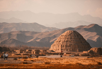宁夏银川纯玩1日游(西夏陵+贺兰山岩画)探秘西夏+观雄浑贺兰【[一价全含]西夏陵门票+3号陵电瓶车+3D电影+贺兰山岩画门票+电瓶车】