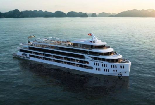 越南河内五星豪华邮轮【LUNA月神号】自助餐+下午茶+皮划艇【享用轻食早餐和优质午餐，尽情欣赏壮丽的下龙湾全景】