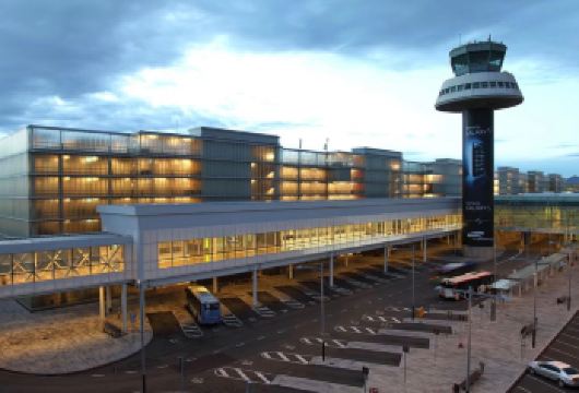 巴塞罗那机场接机/送机/接送机---中文服务，专车等候【此项为单程服务】