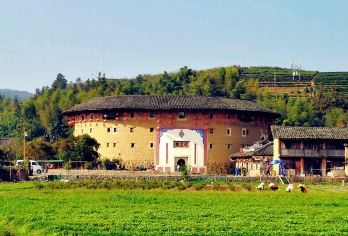 福建土楼+南靖云水谣+漳州古城一日游【纯玩私家团|专车专导】【[尊享私家团]厦门出发漳州私家团·纯玩0自费·无购物不喝茶·全程品质保障·深度体验更舒心！】