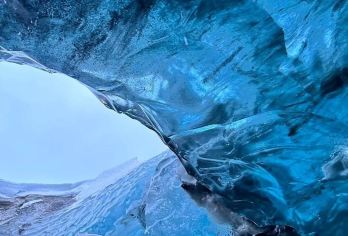 冰岛雷克雅未克-太阳航海者-蓝湖可追极光多日包车-精选【专属客服和本地中文司机，一家一团包车】