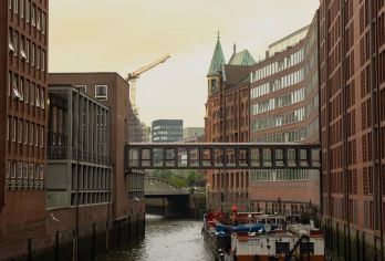 德国汉堡市区-海事博物馆-艺术与海事主题-包车-精选【专属客服和本地中文司机，一家一团包车】