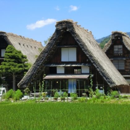 搭乘濃飛巴士前往世界遺產白川鄉合掌村與五箇山合掌村