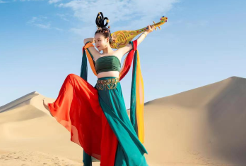 莫高窟+鸣沙山月牙泉一日游【 精品9人小团/戈壁美景/纯玩】【[优选行程]纯玩无购物，带给您纯粹的享乐】