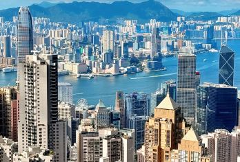 香港一日游【9/20人小团+优质商家】珠海市区可上门接【[行程优选]零距离体验世纪工程“港珠澳大桥”乘百年天星小轮游维港+古老叮叮车漫游港岛】