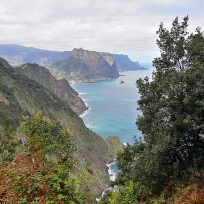 拉拉诺/博卡杜里斯科全日徒步旅行