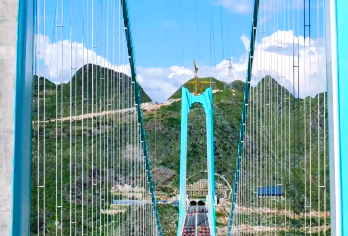 安顺古城*花江峡谷大桥特惠一日游【贵州新晋打卡地*限定特惠】【精选新品：漫步古镇震撼高桥*地球裂缝*风景一绝】