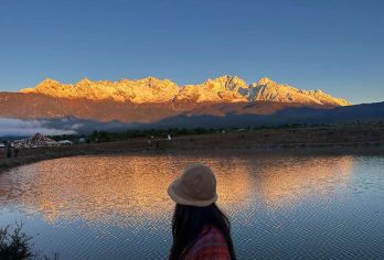 丽江出发观日照金山一日游【含围炉煮茶+接送+皮划艇】可选骑马【[日照金山]安排早上出发看日出日照金山，来丽江才不虚此行！】