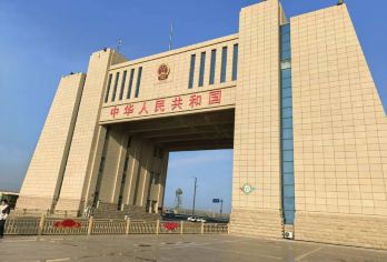 博尔塔拉阿拉山口口岸/博乐怪石峪6人以下小团边境一日游【探博乐密境，走进中哈口岸-阿拉山口、国门界碑、怪石峪；】