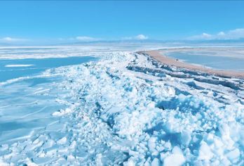 【观日出·晚出发·赏蓝冰】拉脊山+青海湖+日月山一日游【[成团保障]封顶8人小团市区规定范围内上门接送，大巴团分站式集合灵活舒适性价比高，多套餐任你选择】