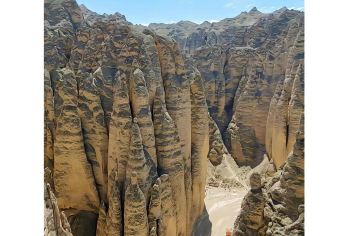 黄河石林+永泰古城一日游【专享包车/1单一团/市区接送】【走进黄河石林体验现实版的隐入尘烟，漫步其中，这里保留着古代的布局和风貌，看牧羊人，看尘烟里的乡村生活】