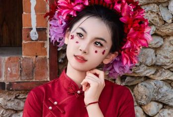 泉州开元寺/西街+蟳埔村+洛阳桥+南少林一日游【可选私家团】【打卡明星同款簪花‘今生戴花，来世也漂亮’‘把浪漫和春天戴在头上’一生勤奋勇敢的蟳埔女。】