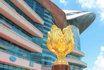 香港一日游+[上网卡]45人团+中环+天星小轮+维港夜景【[深圳/广州/香港/珠海多地出发可选][20 年只专注港澳旅游，实力让口碑落地]】